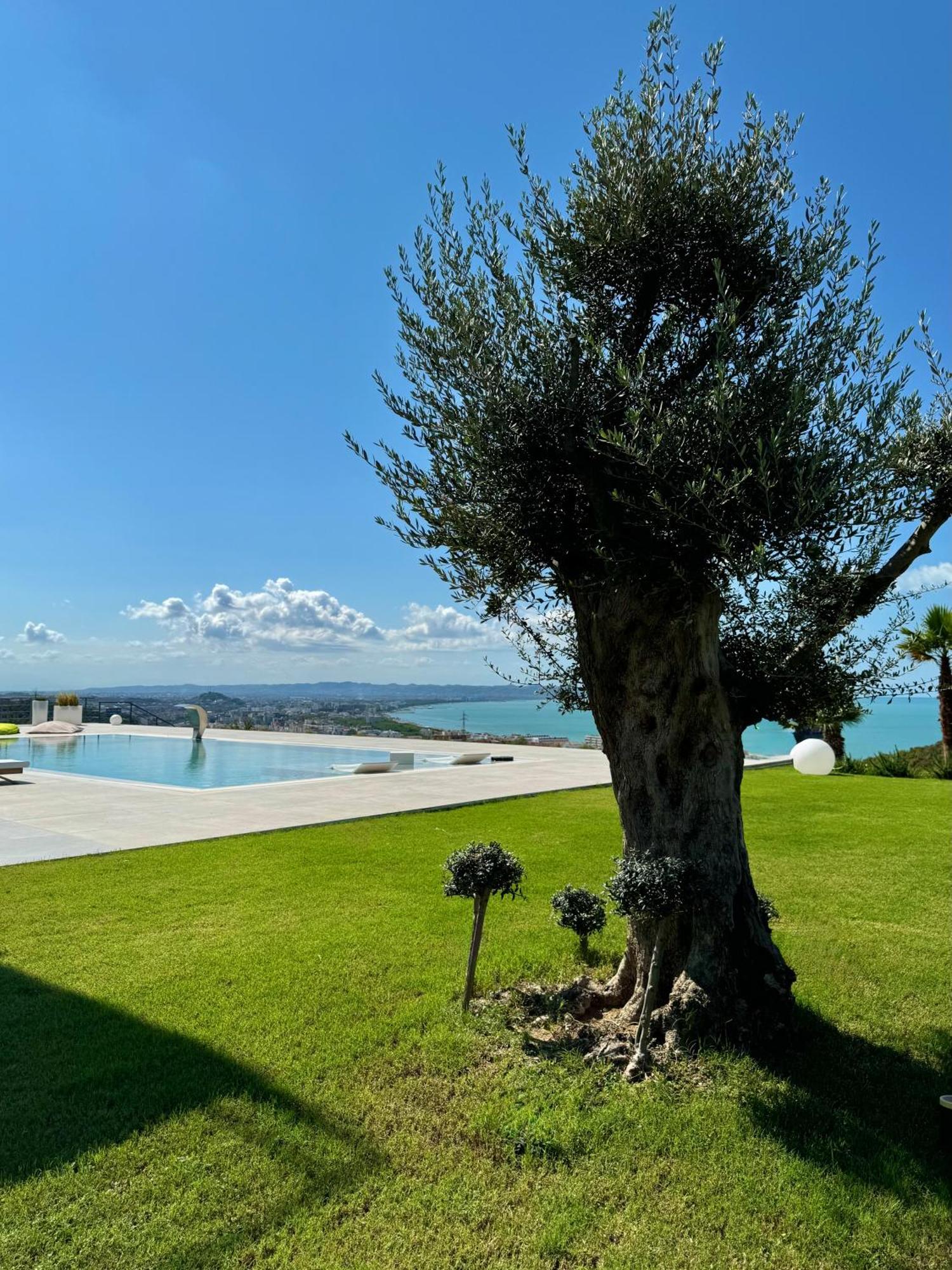 Villa Esmi Durres Kryemedhej Exterior photo