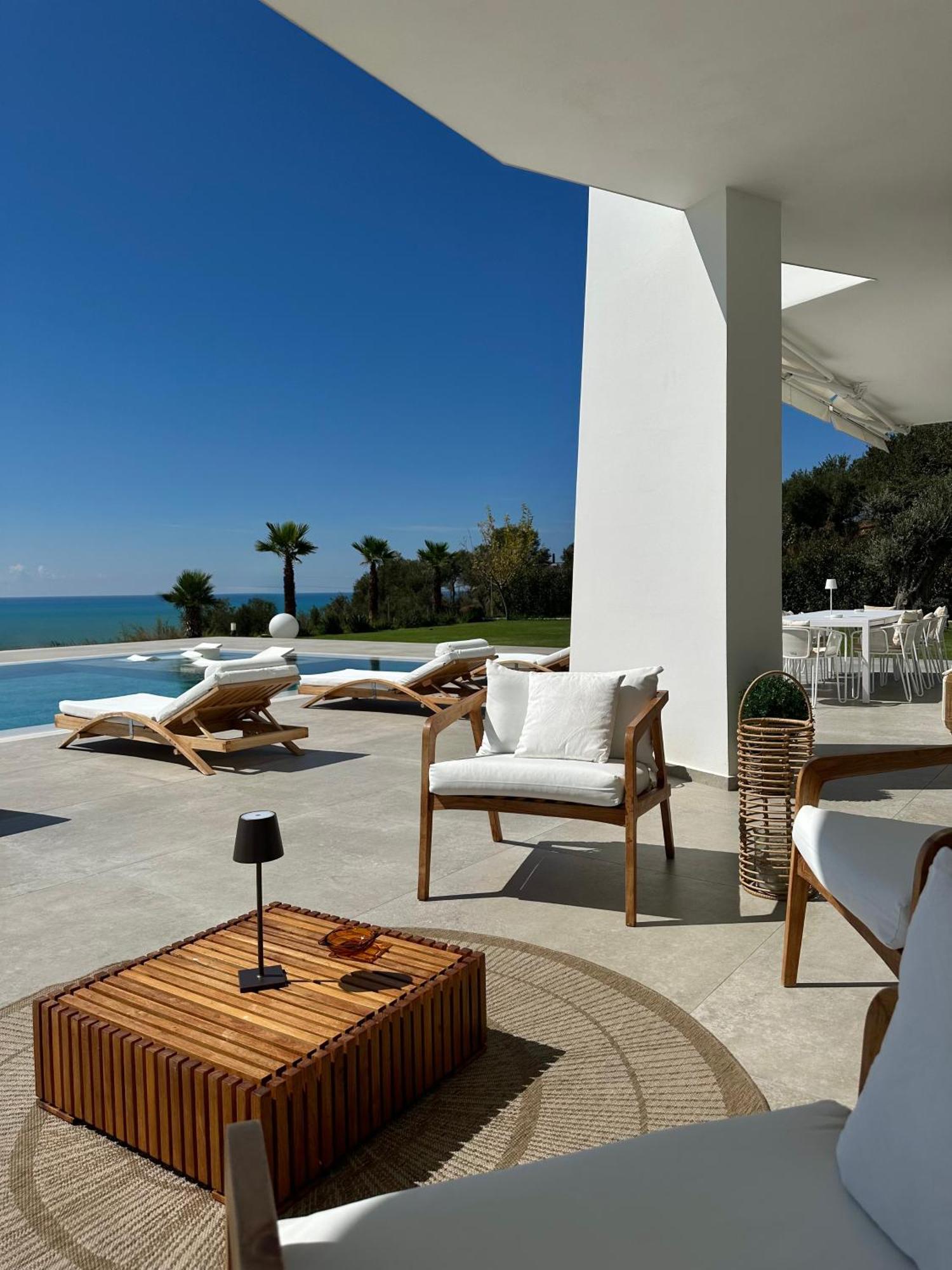 Villa Esmi Durres Kryemedhej Exterior photo