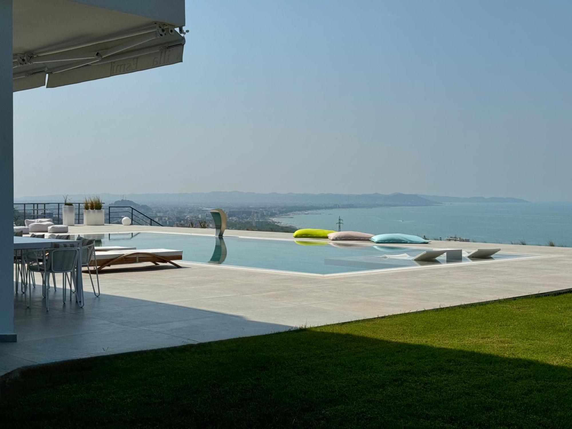 Villa Esmi Durres Kryemedhej Exterior photo